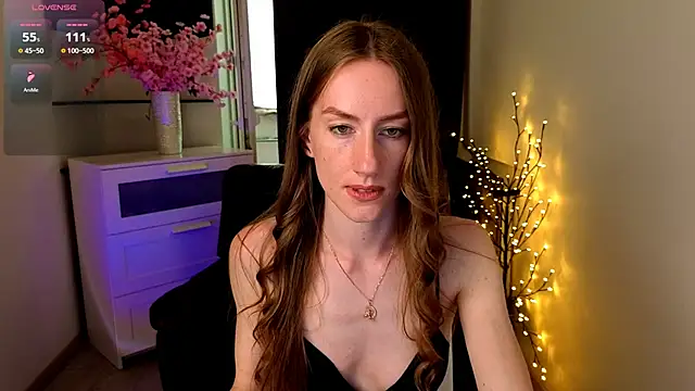 Snapshot of GoldenRose_ chatting on June 3, 12:52 pm GoldenRose online show from June 3, 12:52 pm