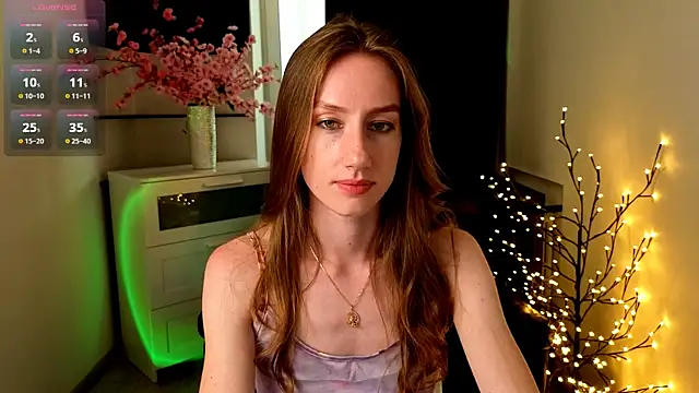 Snapshot of GoldenRose_ chatting on June 6, 11:37 am GoldenRose online show from June 6, 11:37 am