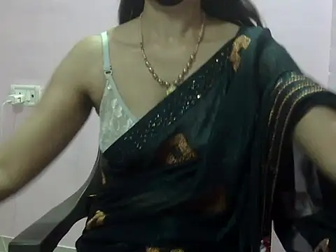 Snapshot of Laila_Cute chatting on April 14, 4:13 pm Laila Cute online show from April 14, 4:13 pm