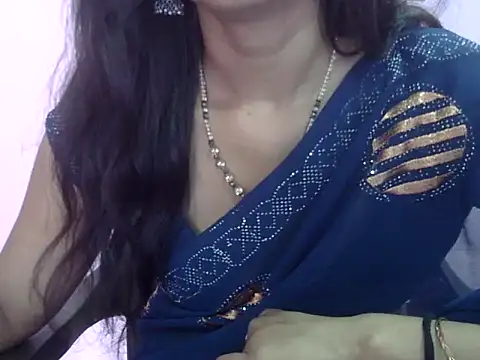 Snapshot of Laila_Cute chatting on May 2, 3:44 am Laila Cute online show from May 2, 3:44 am