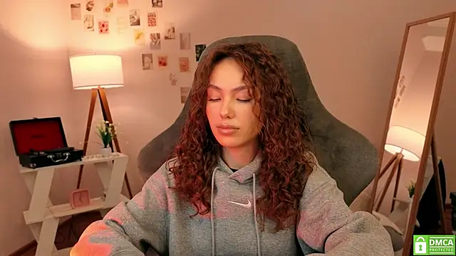 branchwithflowerss online show from October 23, 11:53 am