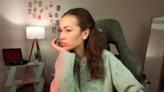 branchwithflowerss online show from December 16, 12:32 pm