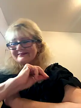 BoloshkaBlonda online show from October 17, 8:11 pm