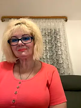 BoloshkaBlonda online show from November 18, 6:23 pm