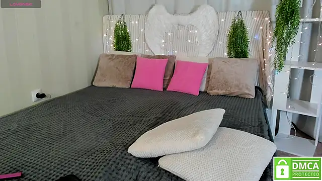 Malisha kiss online show from February 11, 11:15 am