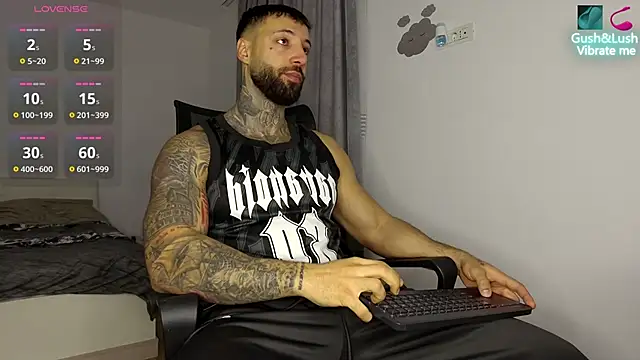 MasculineGuy99 online show from November 16, 5:13 am