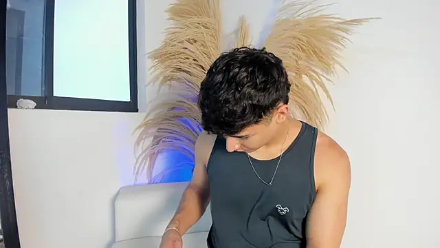 Thiago Connor21 online show from November 7, 6:30 pm