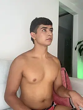 Snapshot of Thiago_Connor21 chatting on March 15, 8:15 pm Thiago Connor21 online show from March 15, 8:15 pm