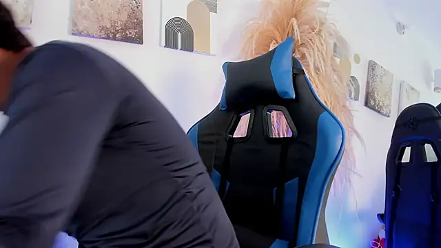 Snapshot of Thiago_Connor21 chatting on March 26, 8:14 pm Thiago Connor21 online show from March 26, 8:14 pm