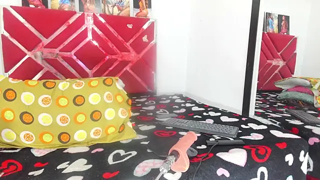 Snapshot of arcoiriss006 chatting on March 11, 2:50 am arcoiriss006 online show from March 11, 2:50 am