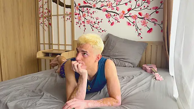 YummyGann online show from December 4, 6:23 am