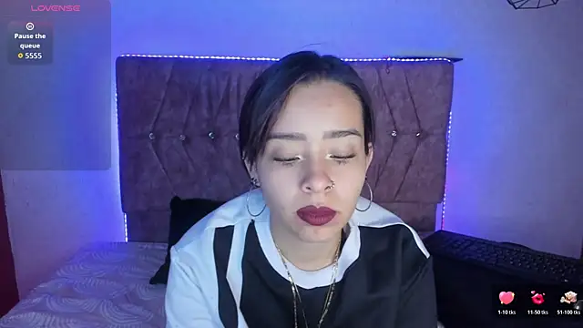 Snapshot of Mia_lopez_1 chatting on May 1, 9:58 am Mia lopez 1 online show from May 1, 9:58 am