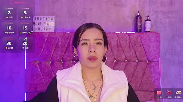 Snapshot of Mia_lopez_1 chatting on May 19, 8:31 am Mia lopez 1 online show from May 19, 8:31 am