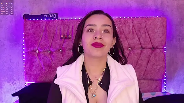 Snapshot of Mia_lopez_1 chatting on May 21, 8:54 am Mia lopez 1 online show from May 21, 8:54 am