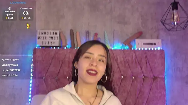 Snapshot of Mia_lopez_1 chatting on June 8, 9:09 am Mia lopez 1 online show from June 8, 9:09 am