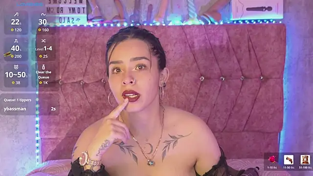 Snapshot of Mia_lopez_1 chatting on June 10, 8:24 am Mia lopez 1 online show from June 10, 8:24 am