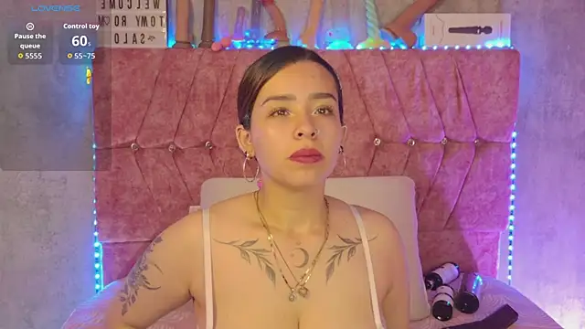 Snapshot of Mia_lopez_1 chatting on June 23, 8:12 am Mia lopez 1 online show from June 23, 8:12 am