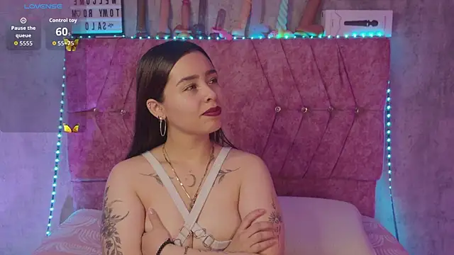 Snapshot of Mia_lopez_1 chatting on June 25, 12:54 am Mia lopez 1 online show from June 25, 12:54 am
