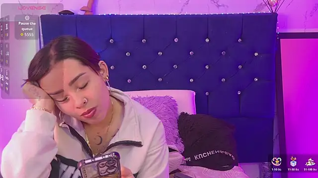 Snapshot of Mia_lopez_1 chatting on July 8, 6:56 pm Mia lopez 1 online show from July 8, 6:56 pm