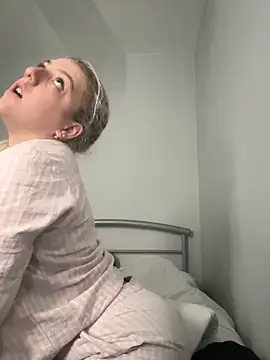 LucyLowbb online show from October 5, 8:23 am