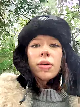 RollDolls online show from October 13, 1:22 pm