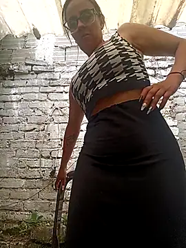 Snapshot of Jade_1-9 chatting on October 29, 5:04 pm Jade 1-9 online show from October 29, 5:04 pm