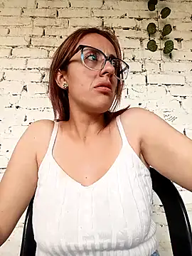 Snapshot of Jade_1-9 chatting on November 5, 8:09 pm Jade 1-9 online show from November 5, 8:09 pm