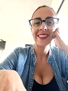 Snapshot of Jade_1-9 chatting on November 17, 6:14 pm Jade 1-9 online show from November 17, 6:14 pm