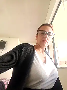 Snapshot of Jade_1-9 chatting on November 28, 2:31 pm Jade 1-9 online show from November 28, 2:31 pm