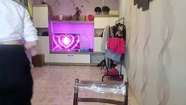 Elyra glow online show from October 2, 12:34 pm