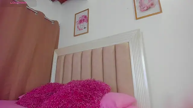 fabianacutee online show from May 16, 12:07 am