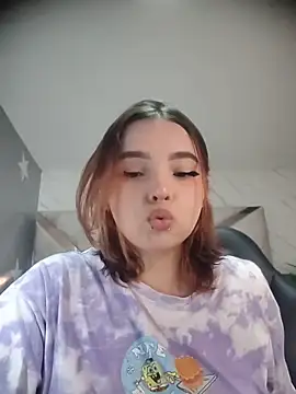 mia foster t online show from March 18, 1:47 pm