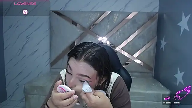 mia foster t online show from March 22, 1:14 pm