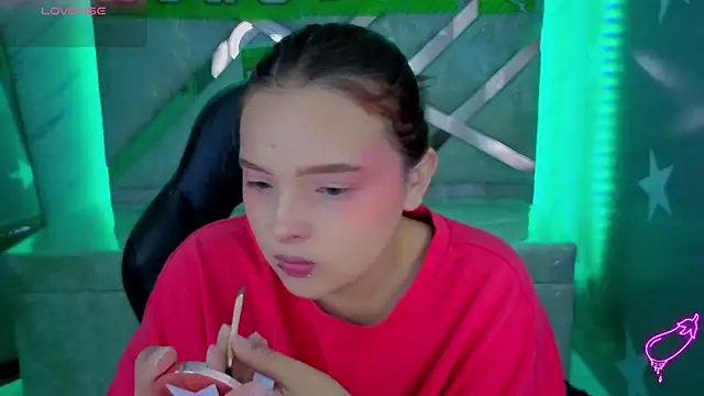 mia foster t online show from June 26, 1:04 pm