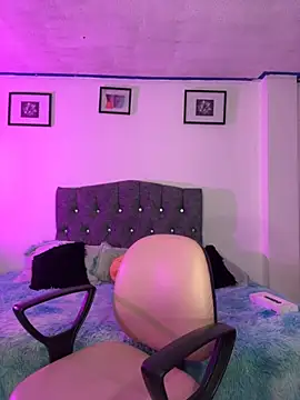 mitschellfox21 online show from October 5, 3:16 am