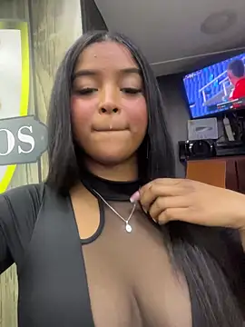 mitschellfox21 online show from November 16, 10:04 pm