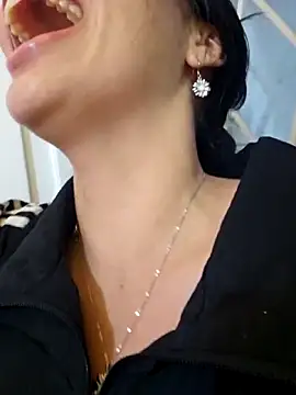 Snapshot of Jules_Angel chatting on June 30, 11:06 pm Jules Angel online show from June 30, 11:06 pm