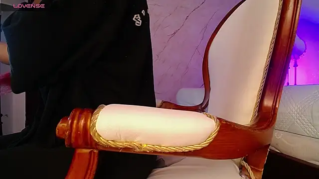 Charlotte ebony  online show from February 5, 8:46 pm