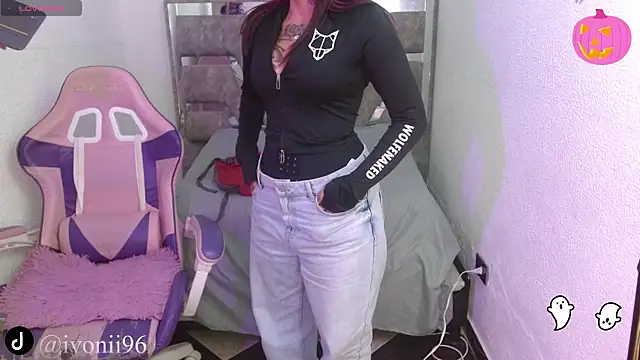 ivoni online show from October 28, 7:27 pm