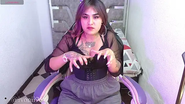 ivoni online show from November 11, 9:48 pm