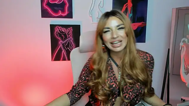 Snapshot of Queen_Violetta_ chatting on October 2, 5:42 pm Queen Violetta online show from October 2, 5:42 pm