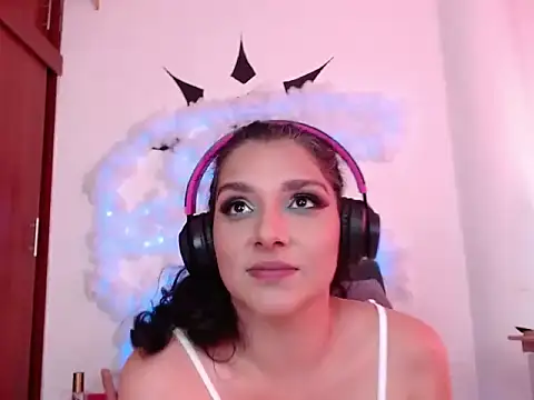 Snapshot of josie_r chatting on October 10, 2:05 pm josie r online show from October 10, 2:05 pm