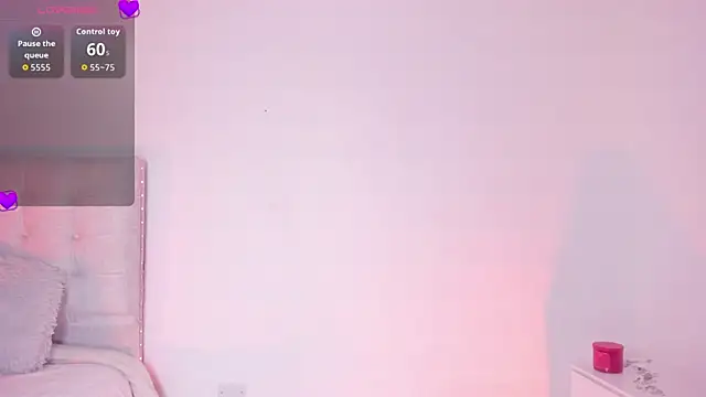 Snapshot of clover_tter_ chatting on October 26, 3:45 am clover tter online show from October 26, 3:45 am