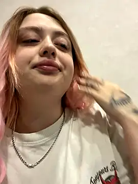 KellyMoors online show from October 27, 1:15 pm