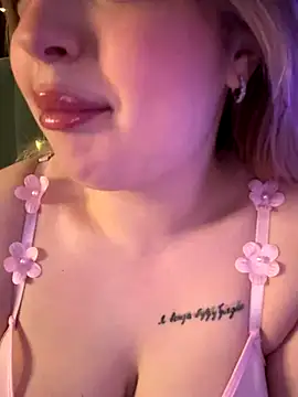 KellyMoors online show from December 16, 2:38 am