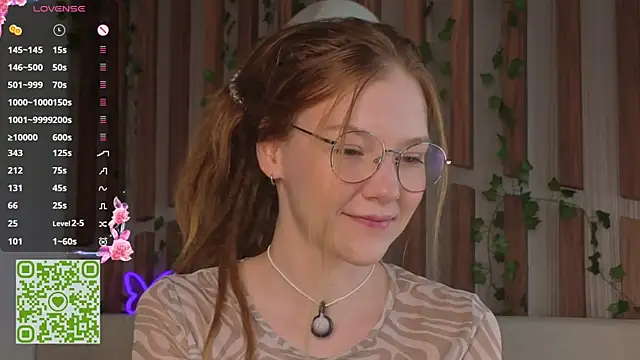 Snapshot of lyra_thenymph chatting on June 24, 12:31 am lyra thenymph online show from June 24, 12:31 am