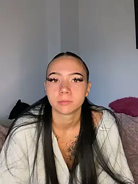 YoungZoexx online show from October 6, 7:17 am