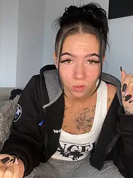 YoungZoexx online show from October 28, 8:51 am