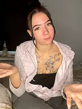 YoungZoexx online show from December 2, 9:25 am