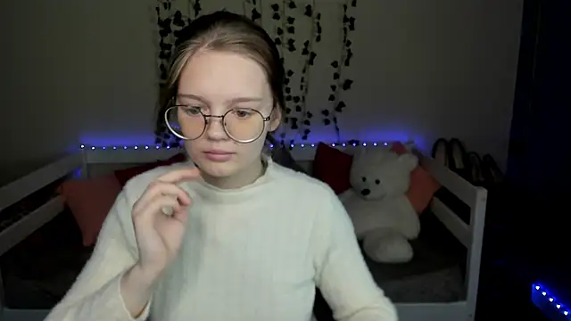 shy elina01 online show from November 3, 10:49 am